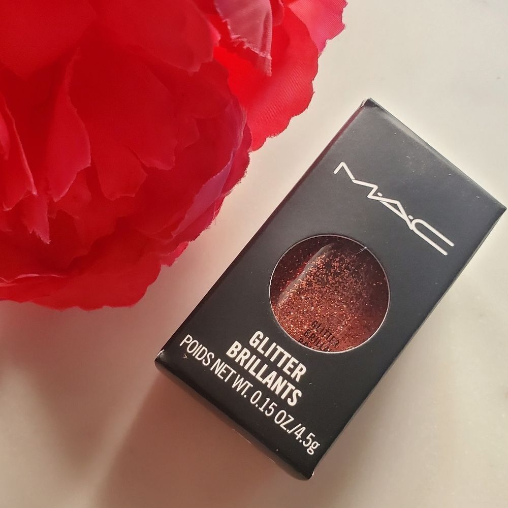 MAC Glitter Brilliants in Copper - Eyeshadow, Lips, Nails - Picture 13 of 17